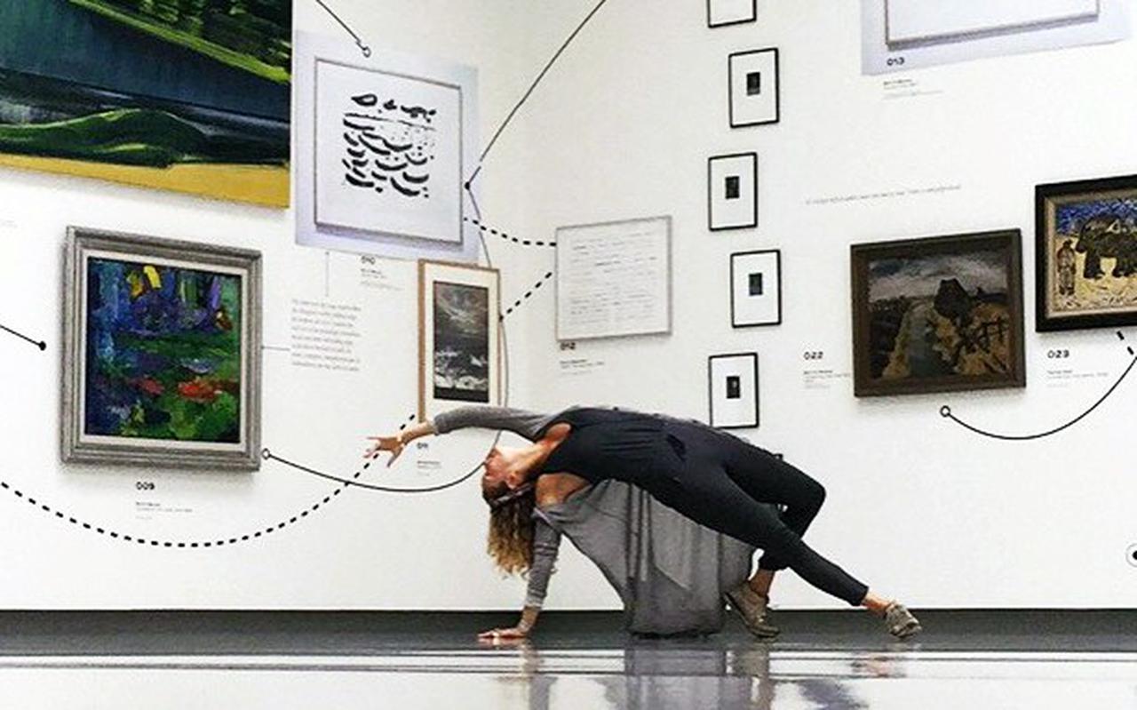 Club Yoga hield in 2015 ook al eens een yogasessie in het Fries Museum.