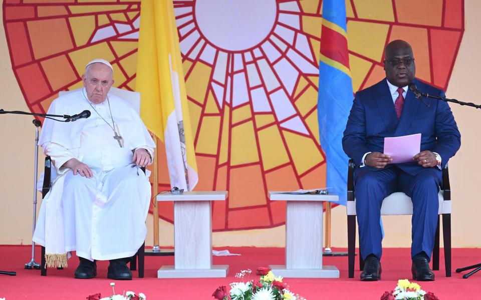 Paus Franciscus en de Congolese president Felix Tshisekedi.