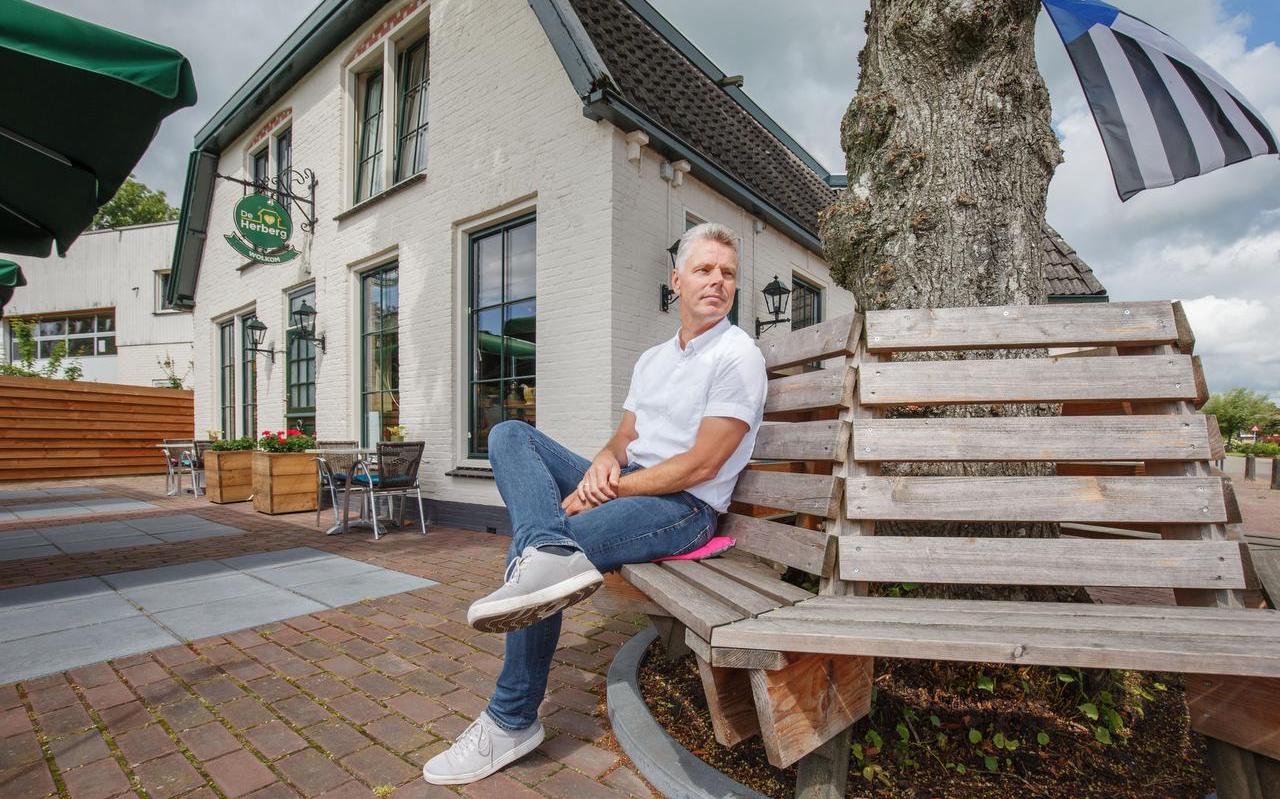 Vrijwilliger Reinder de Roos voor lunchcafé De Herberg in Waskemeer. Vrijwilliger Reinder de Roos voor lunchcafé De Herberg in Waskemeer.