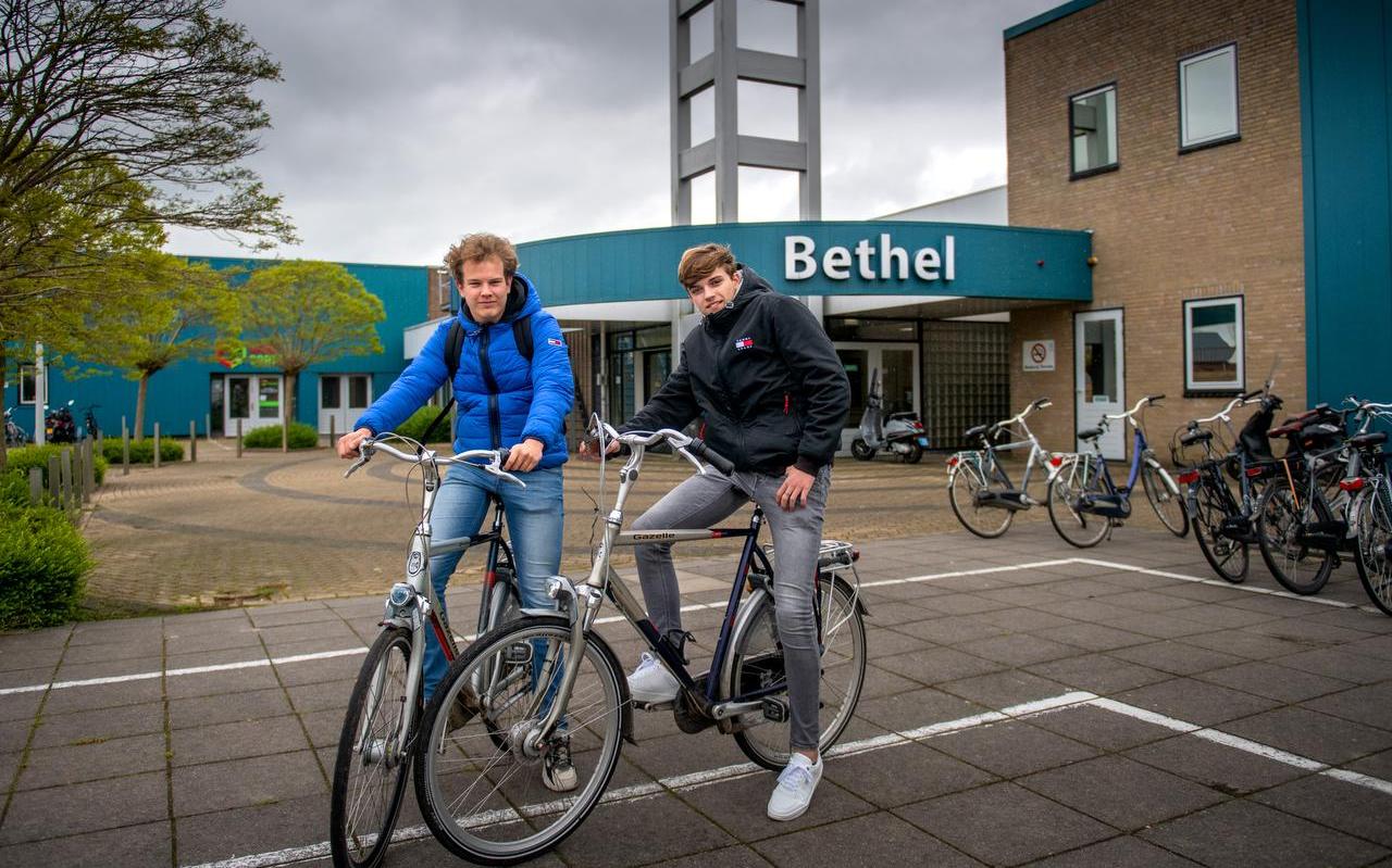 Nederland, Drachten, 26-05-2021. Eindexamen van het Liudger vindt onder andere plaats in de Bethel Kerk in Drachten. KM 12 Nederland, Drachten, 26-05-2021. Eindexamen van het Liudger vindt onder andere plaats in de Bethel Kerk in Drachten. KM 12