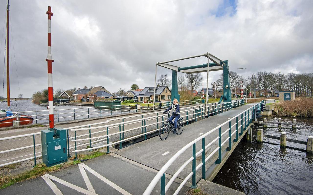 Brug over de Lits in Eastermar. Brug over de Lits in Eastermar.
