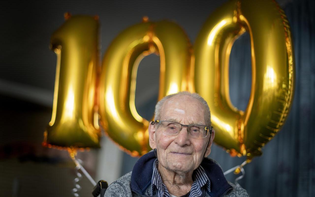 IJde Jonker uit Leeuwarden wordt op 6 augustus 2021 honderd jaar. IJde Jonker uit Leeuwarden wordt op 6 augustus 2021 honderd jaar.