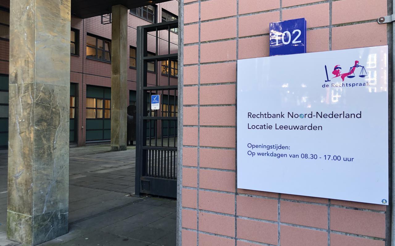 Wie zaagden in de oudjaarsnacht van 2020 die vijf bomen om in Twijzel? Drie verdachten ontkennen en 