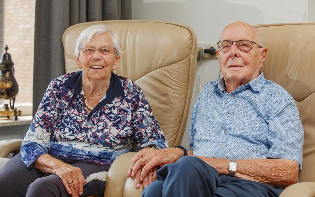 Jan en Wietske Hagen-Jellema, genieten na 65 jaar huwelijk nog elke dag van het leven. Jan en Wietske Hagen-Jellema, genieten na 65 jaar huwelijk nog elke dag van het leven.