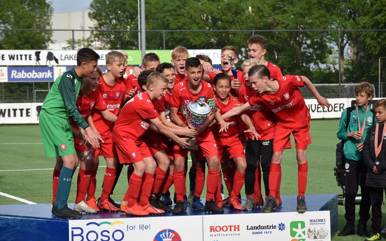 De winnaar van de negende editie van het Jorn Feenstra toernooi van ONS Sneek in 2019; FC Twente. 