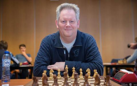 Migchiel de Jong doet vrijdag niet mee aan het NK schaken in Hoogeveen. 
