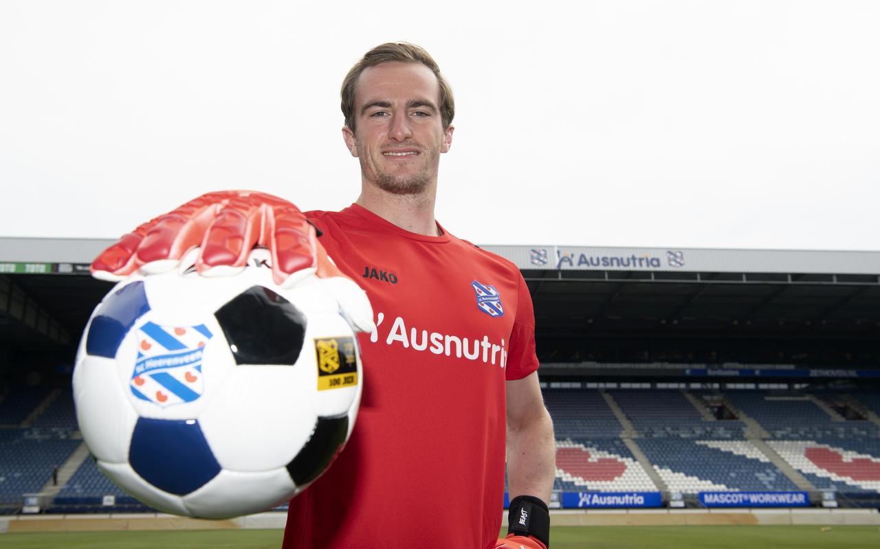 Nieuw aanwinst van sc Heerenveen, doelman Xavier Mous. Nieuw aanwinst van sc Heerenveen, doelman Xavier Mous.