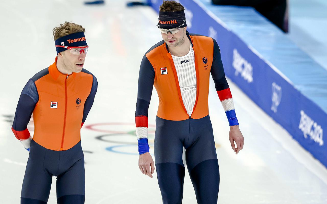 Jorrit Bergsma en Sven Kramer na afloop van de training voor de halve finale van de ploegenachtervolging mannen op de Olympische Spelen in Beijing. 